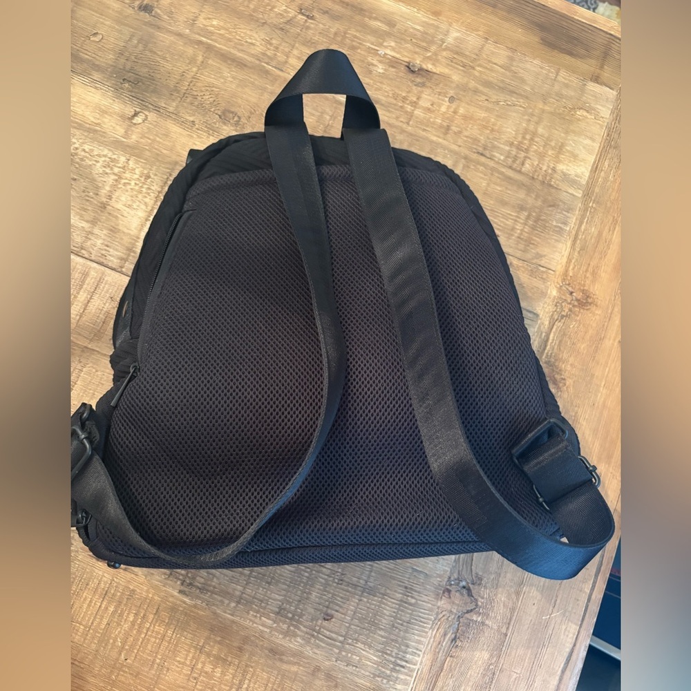 4 Piece Go Dash Dot Set | Backpack. Crossbody Bag & 2 Additional bags. 13.3”H - Picture 3 of 15